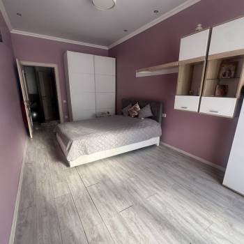 Продается 1-комнатная квартира, 50 м²