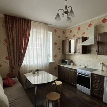 Сдается 1-комнатная квартира, 50,7 м²
