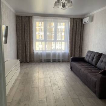 Сдается 1-комнатная квартира, 49 м²