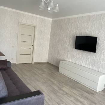 Сдается 1-комнатная квартира, 49 м²