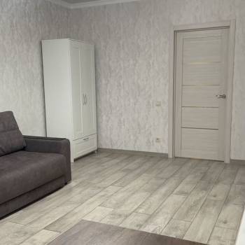Сдается 1-комнатная квартира, 49 м²
