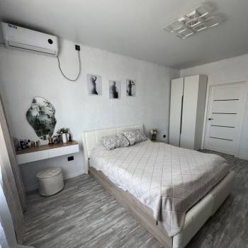Продается 1-комнатная квартира, 51,9 м²