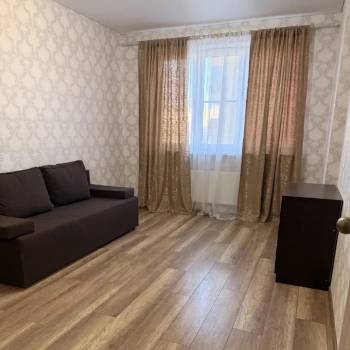 Сдается 1-комнатная квартира, 38 м²