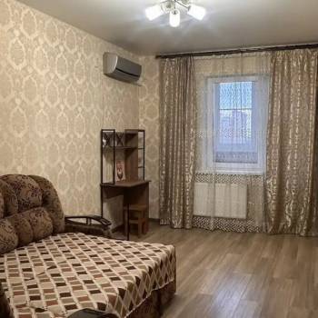 Сдается 1-комнатная квартира, 42 м²