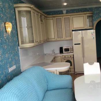 Сдается 1-комнатная квартира, 55 м²