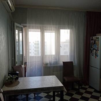 Продается 1-комнатная квартира, 38 м²