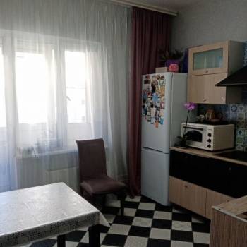 Продается 1-комнатная квартира, 38 м²