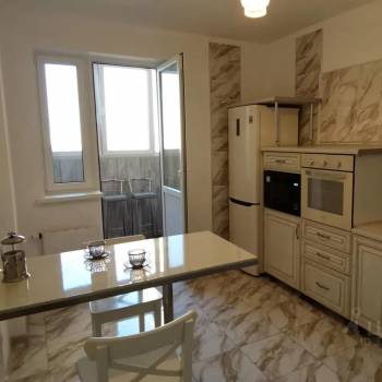 Продается 1-комнатная квартира, 40 м²
