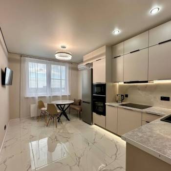 Сдается 1-комнатная квартира, 42 м²
