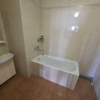 Сдается 2-х комнатная квартира, 75 м²