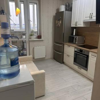 Продается 1-комнатная квартира, 39 м²