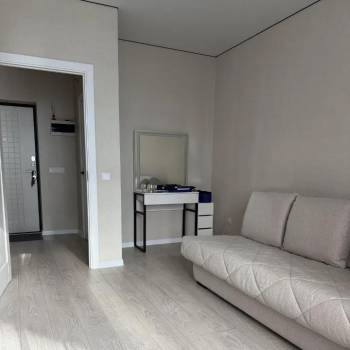 Продается 1-комнатная квартира, 37 м²