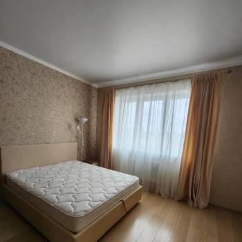 Сдается 1-комнатная квартира, 50 м²