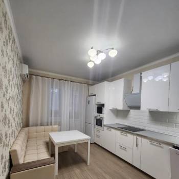 Сдается 1-комнатная квартира, 50 м²
