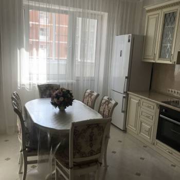 Сдается 1-комнатная квартира, 50 м²
