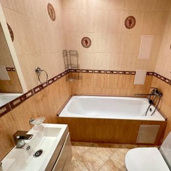 Сдается 1-комнатная квартира, 42 м²