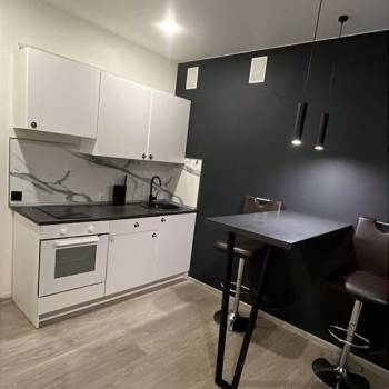 Продается 1-комнатная квартира, 37 м²