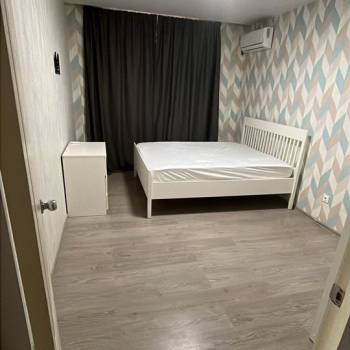 Продается 1-комнатная квартира, 37 м²