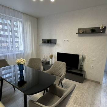 Сдается 1-комнатная квартира, 49 м²