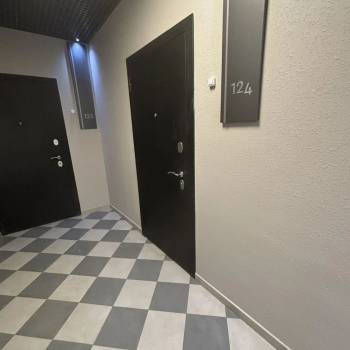 Продается 1-комнатная квартира, 93,8 м²