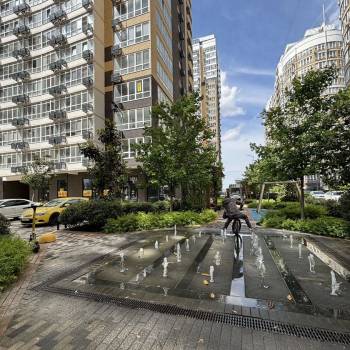Продается 1-комнатная квартира, 93,8 м²