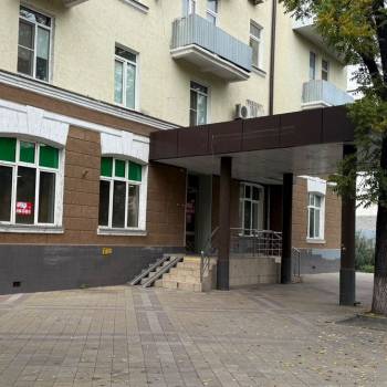 Сдается Торговое помещение, 340 м²