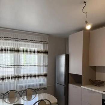 Сдается 2-х комнатная квартира, 120 м²