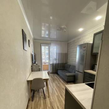 Продается 1-комнатная квартира, 47 м²