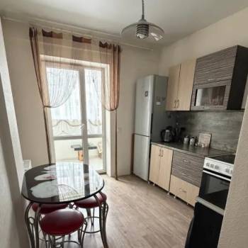 Продается 1-комнатная квартира, 37,5 м²
