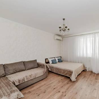 Сдается 1-комнатная квартира, 55 м²