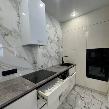 Продается 1-комнатная квартира, 28,4 м²
