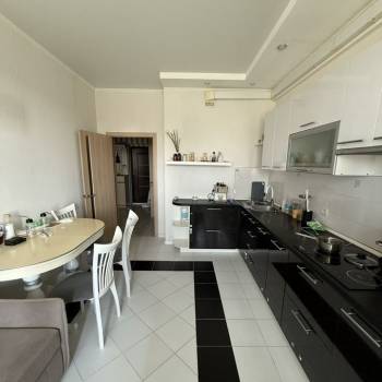 Сдается 1-комнатная квартира, 54 м²
