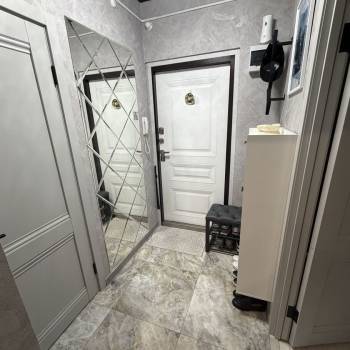 Продается 1-комнатная квартира, 37 м²