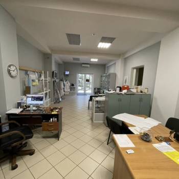 Сдается Торговое помещение, 77 м²