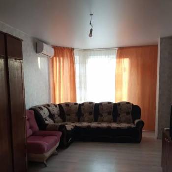 Сдается 1-комнатная квартира, 49 м²