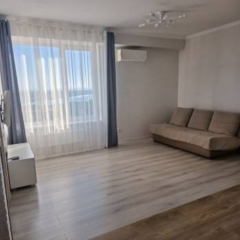 Сдается 1-комнатная квартира, 42 м²