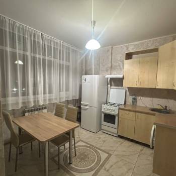 Сдается 1-комнатная квартира, 40 м²