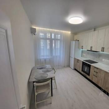 Сдается 2-х комнатная квартира, 82 м²