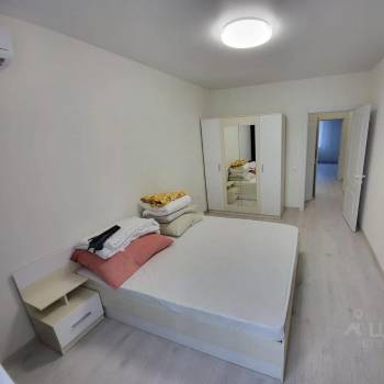 Сдается 2-х комнатная квартира, 82 м²