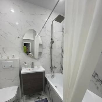 Сдается 1-комнатная квартира, 42 м²