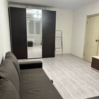 Сдается 1-комнатная квартира, 40 м²