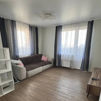 Сдается 1-комнатная квартира, 56 м²