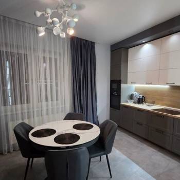 Сдается 2-х комнатная квартира, 80 м²