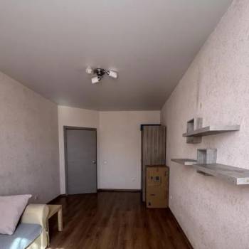 Продается 1-комнатная квартира, 45 м²