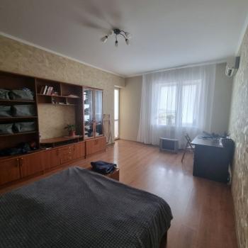 Продается 1-комнатная квартира, 61,8 м²