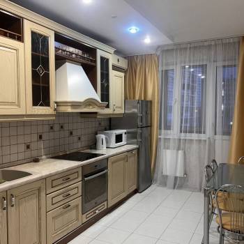 Сдается 2-х комнатная квартира, 86 м²