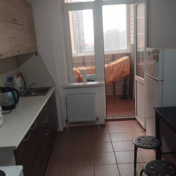 Сдается 1-комнатная квартира, 40 м²