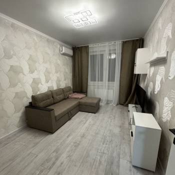 Сдается 1-комнатная квартира, 42 м²