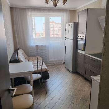 Продается 1-комнатная квартира, 39 м²