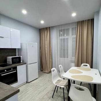 Продается 1-комнатная квартира, 41 м²